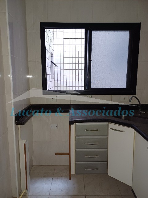 Apartamento à venda com 2 quartos, 64m² - Foto 32