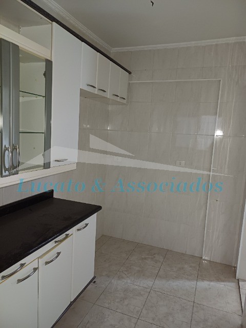 Apartamento à venda com 2 quartos, 64m² - Foto 33