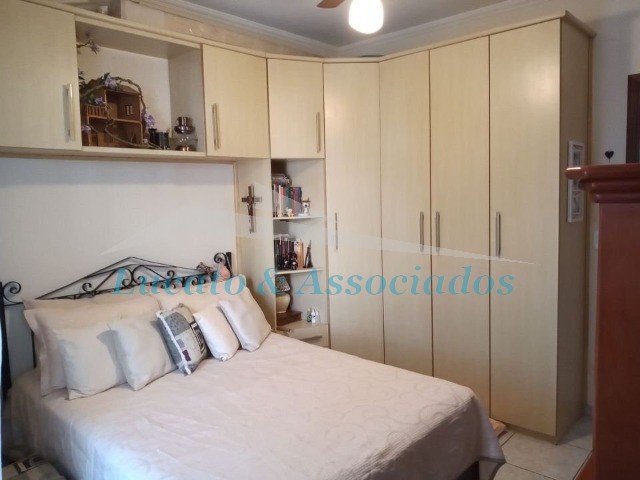 Apartamento à venda com 2 quartos, 75m² - Foto 13