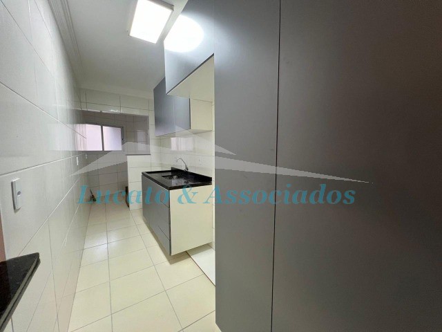 Apartamento à venda com 2 quartos, 79m² - Foto 2