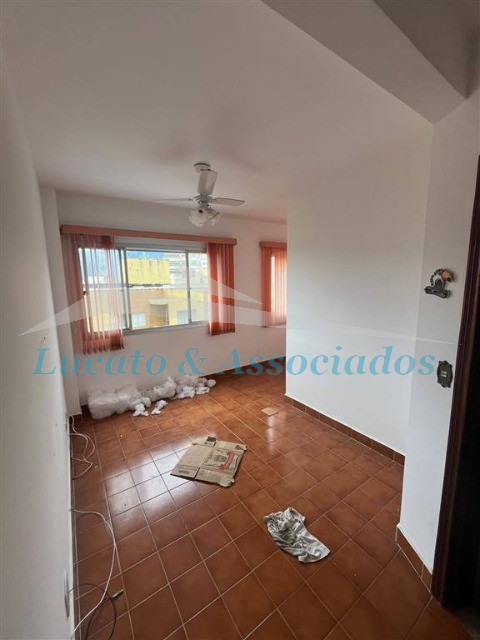 Apartamento à venda com 2 quartos, 68m² - Foto 3