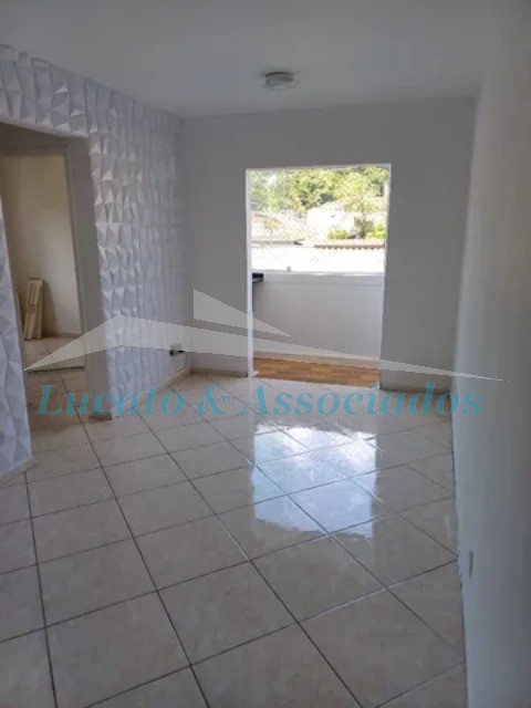 Apartamento à venda com 2 quartos, 62m² - Foto 4