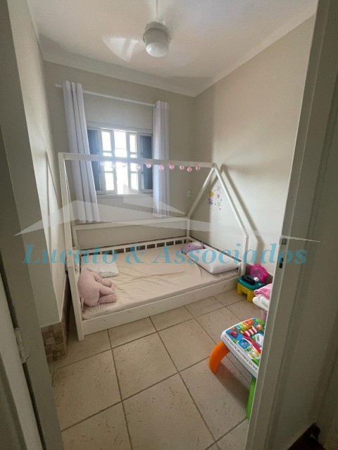 Casa à venda com 3 quartos, 211m² - Foto 14