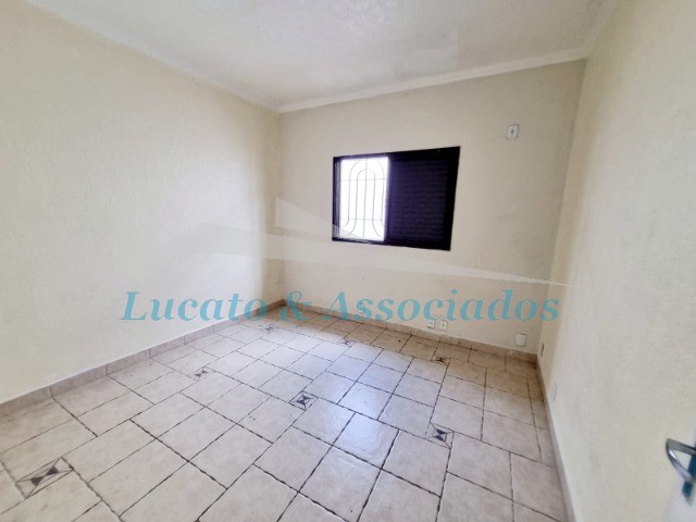 Casa para alugar com 3 quartos, 215m² - Foto 11