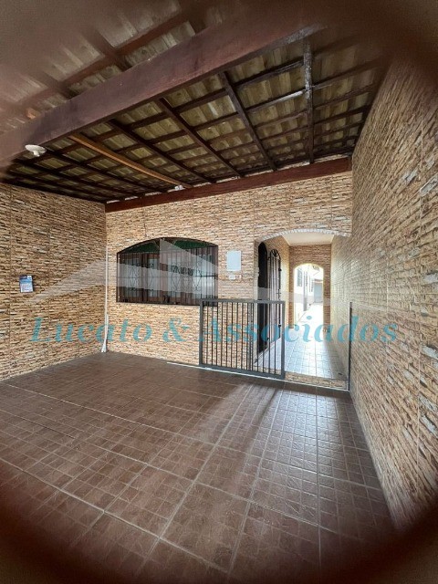 Casa à venda com 2 quartos, 100m² - Foto 1