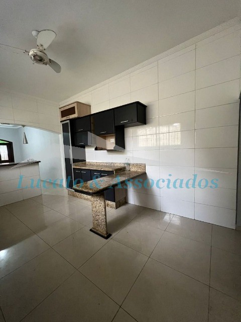 Casa à venda com 2 quartos, 100m² - Foto 13