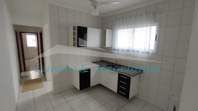 Apartamento à venda com 2 quartos, 67m² - Foto 3