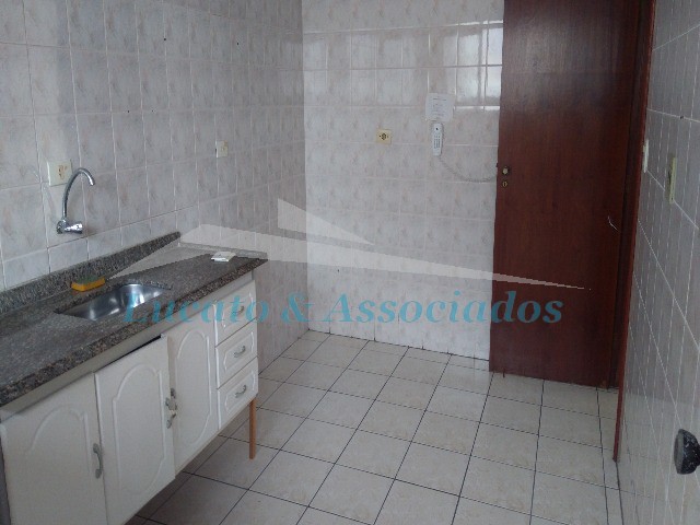 Apartamento para alugar com 2 quartos, 68m² - Foto 14