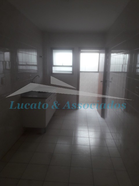 Apartamento para alugar com 2 quartos, 68m² - Foto 12