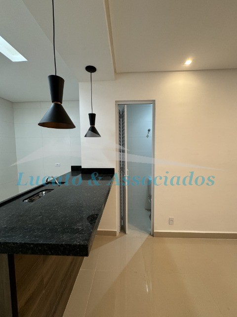 Casa à venda com 2 quartos, 60m² - Foto 10