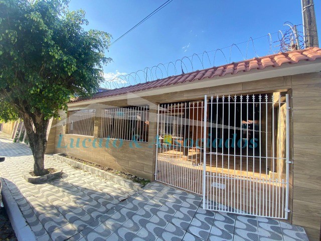 Casa à venda com 3 quartos, 134m² - Foto 1