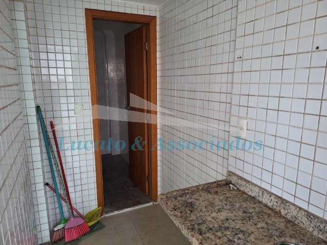 Apartamento para alugar com 2 quartos, 95m² - Foto 13