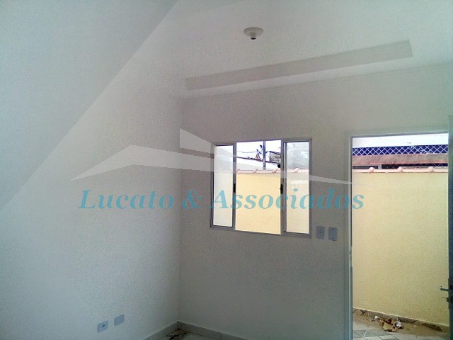 Casa à venda com 2 quartos, 50m² - Foto 17