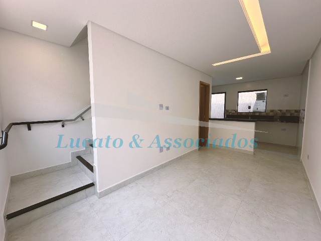 Casa à venda com 2 quartos, 60m² - Foto 18