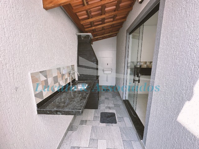 Casa à venda com 2 quartos, 60m² - Foto 29