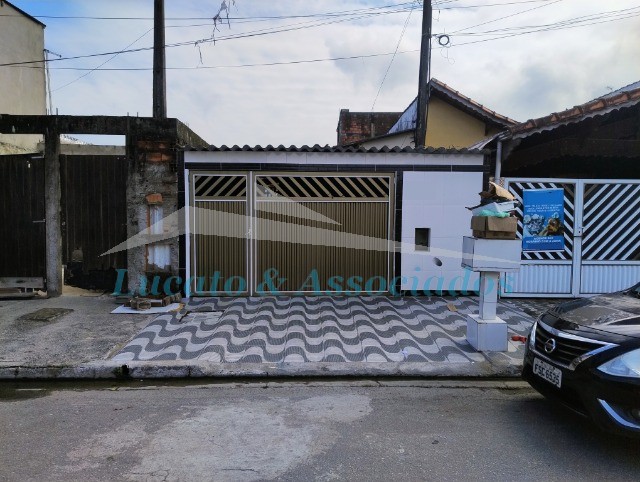 Casa à venda com 3 quartos, 95m² - Foto 1