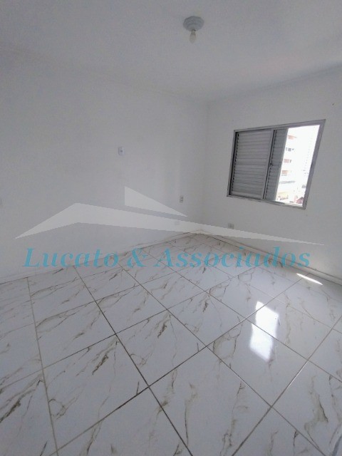 Apartamento para alugar com 2 quartos, 75m² - Foto 11