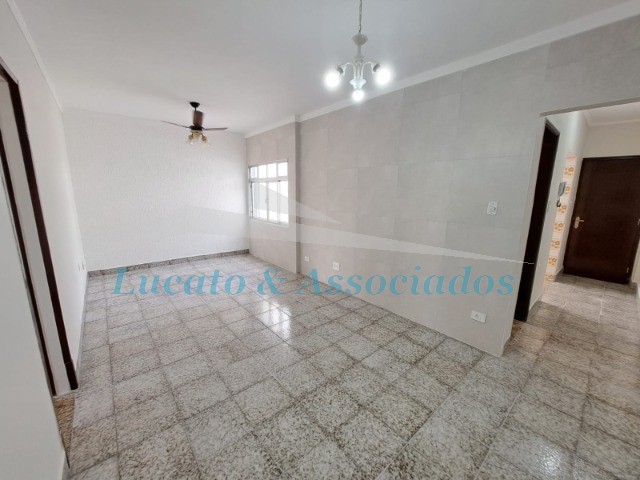 Apartamento à venda com 2 quartos, 64m² - Foto 2