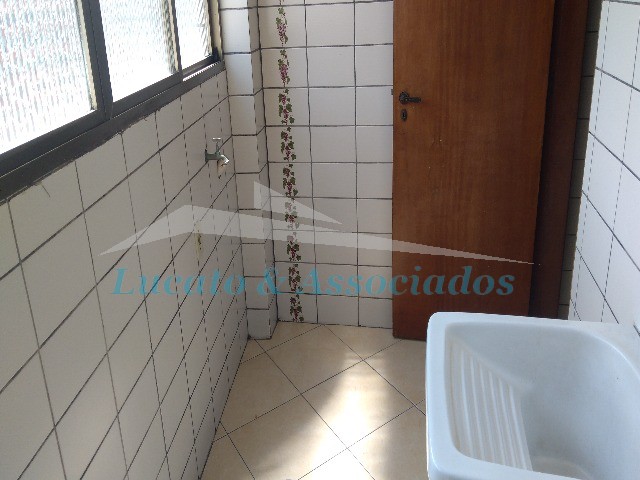 Apartamento para alugar com 2 quartos, 80m² - Foto 12