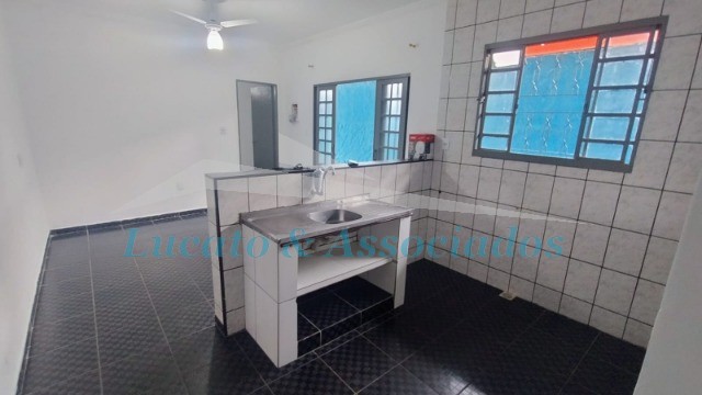 Casa para alugar com 2 quartos, 85m² - Foto 4
