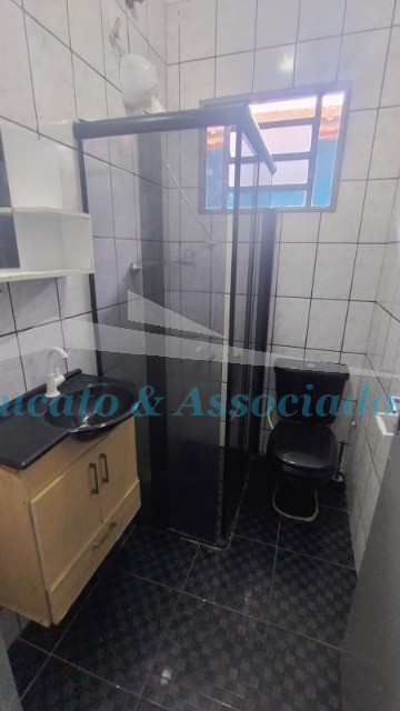 Casa para alugar com 2 quartos, 85m² - Foto 2