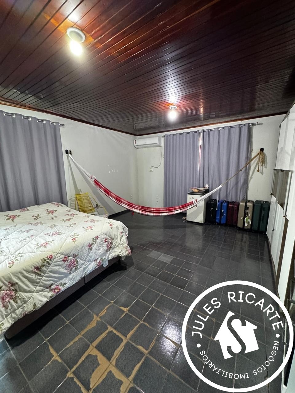 Casa à venda com 1 quarto, 300m² - Foto 9