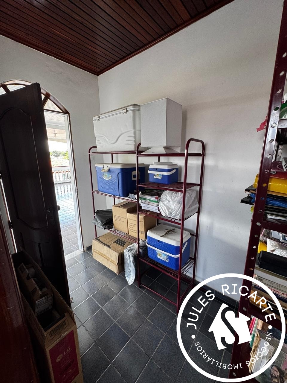 Casa à venda com 1 quarto, 300m² - Foto 7