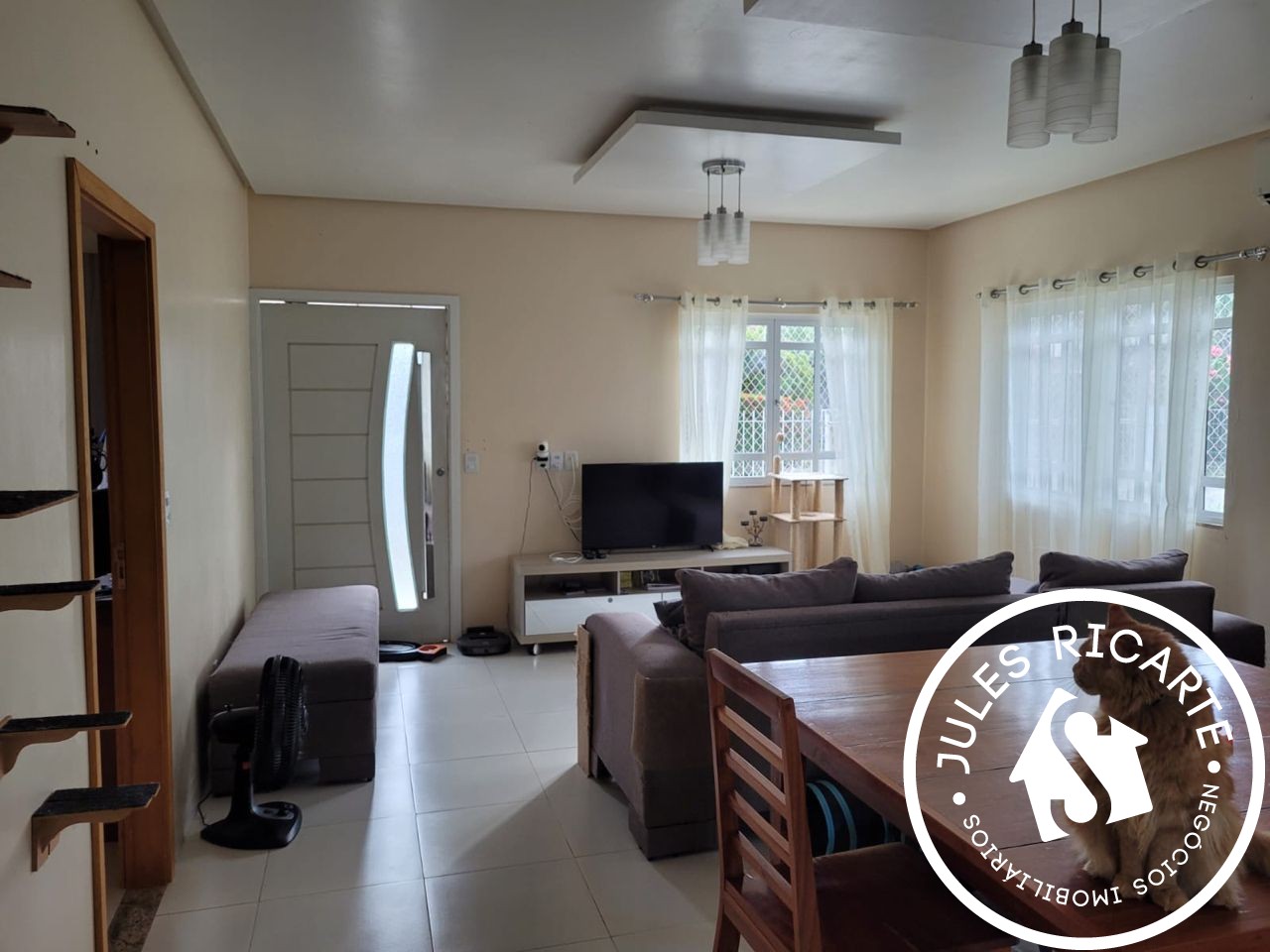 Casa à venda com 2 quartos, 298m² - Foto 2