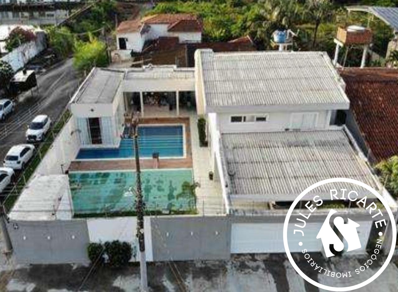 Casa à venda com 3 quartos, 607m² - Foto 1