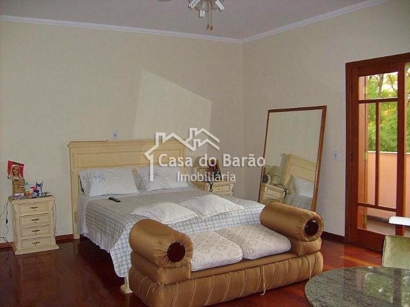 Casa de Condomínio à venda com 5 quartos, 350m² - Foto 2