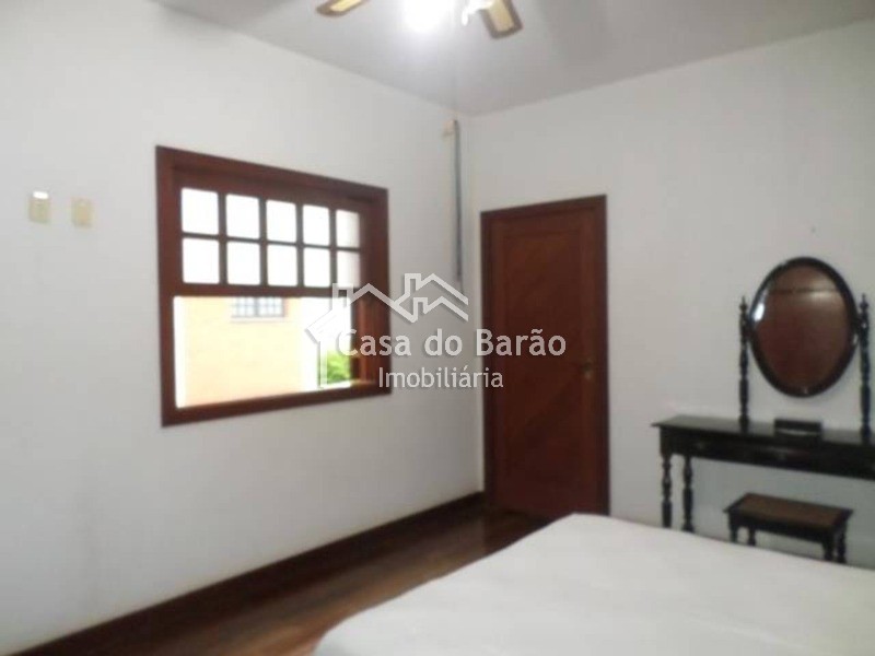 Casa à venda com 4 quartos, 313m² - Foto 17