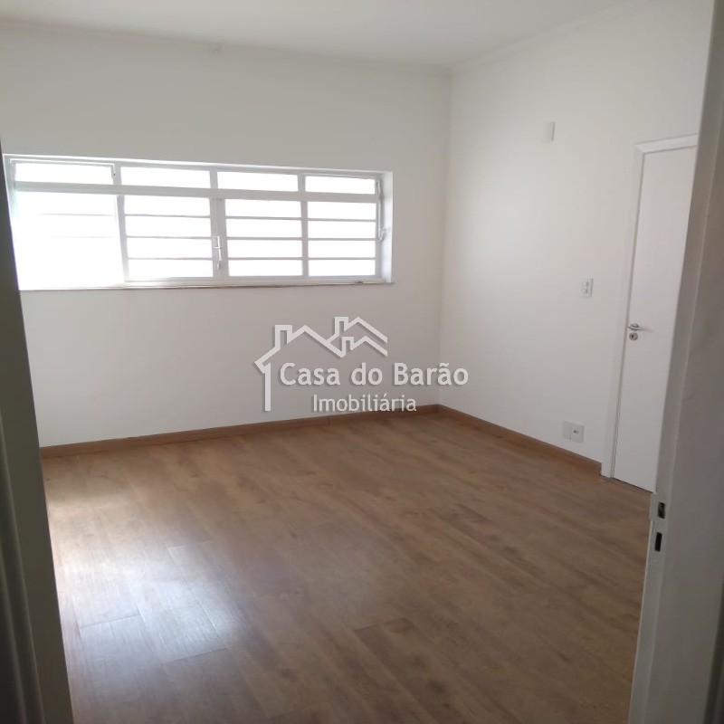 Casa à venda com 7 quartos, 248m² - Foto 26