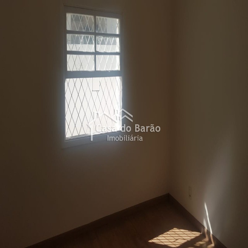 Casa à venda com 7 quartos, 248m² - Foto 28