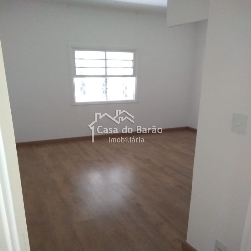 Casa à venda com 7 quartos, 248m² - Foto 29