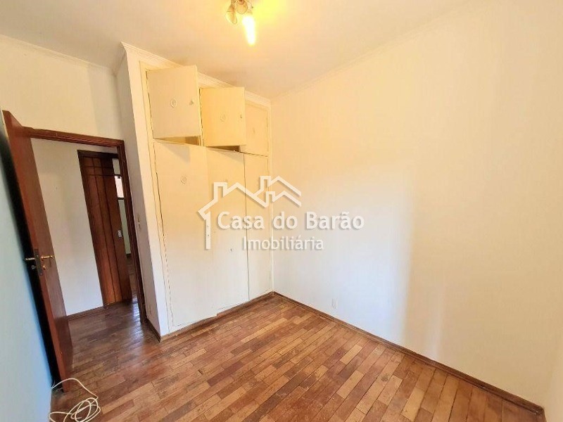 Casa à venda com 6 quartos, 256m² - Foto 14