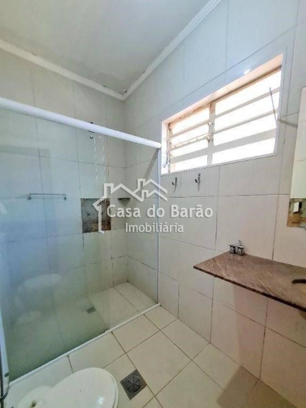 Casa à venda com 6 quartos, 256m² - Foto 23