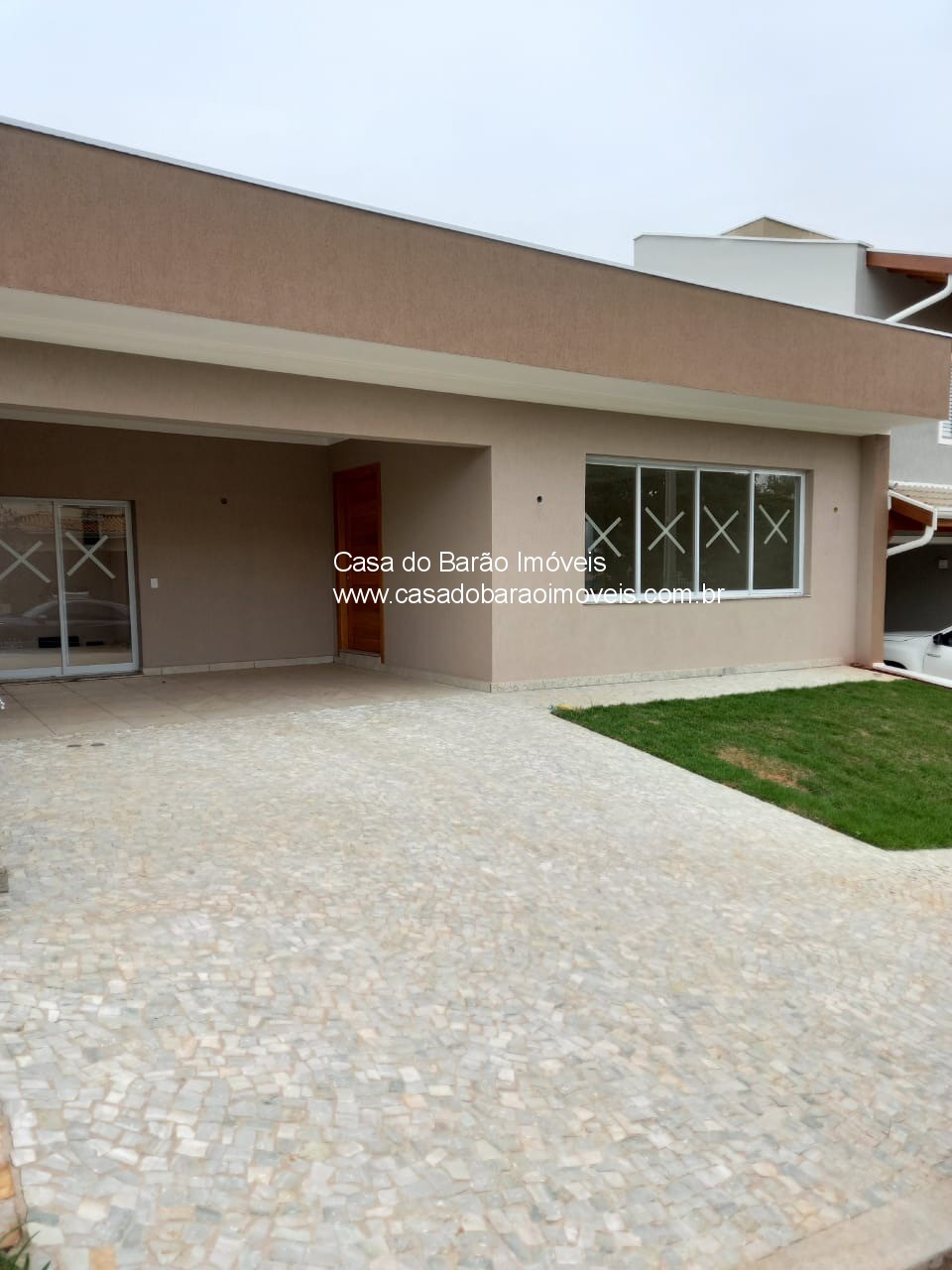 Casa de Condomínio à venda com 3 quartos, 300m² - Foto 1