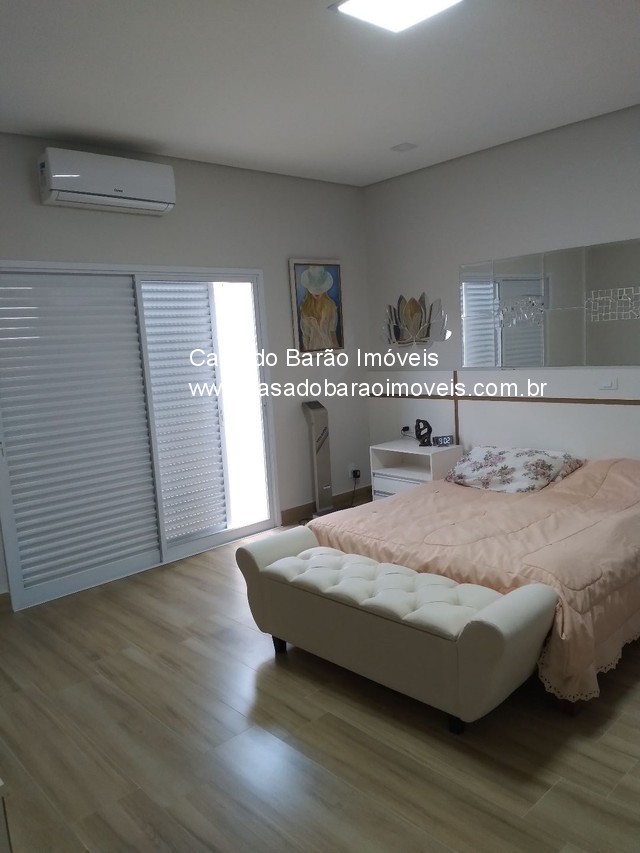 Casa de Condomínio à venda com 3 quartos, 236m² - Foto 13