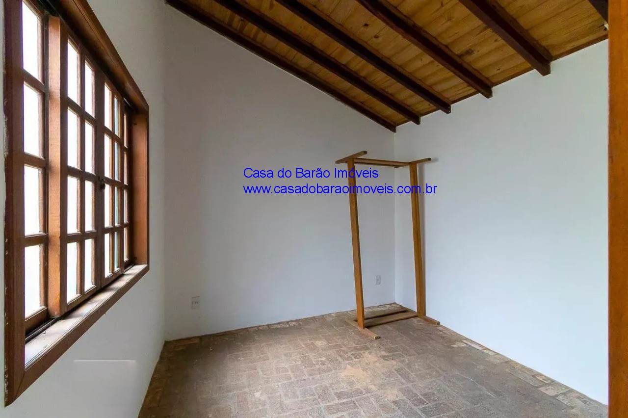 Casa à venda com 4 quartos, 338m² - Foto 18