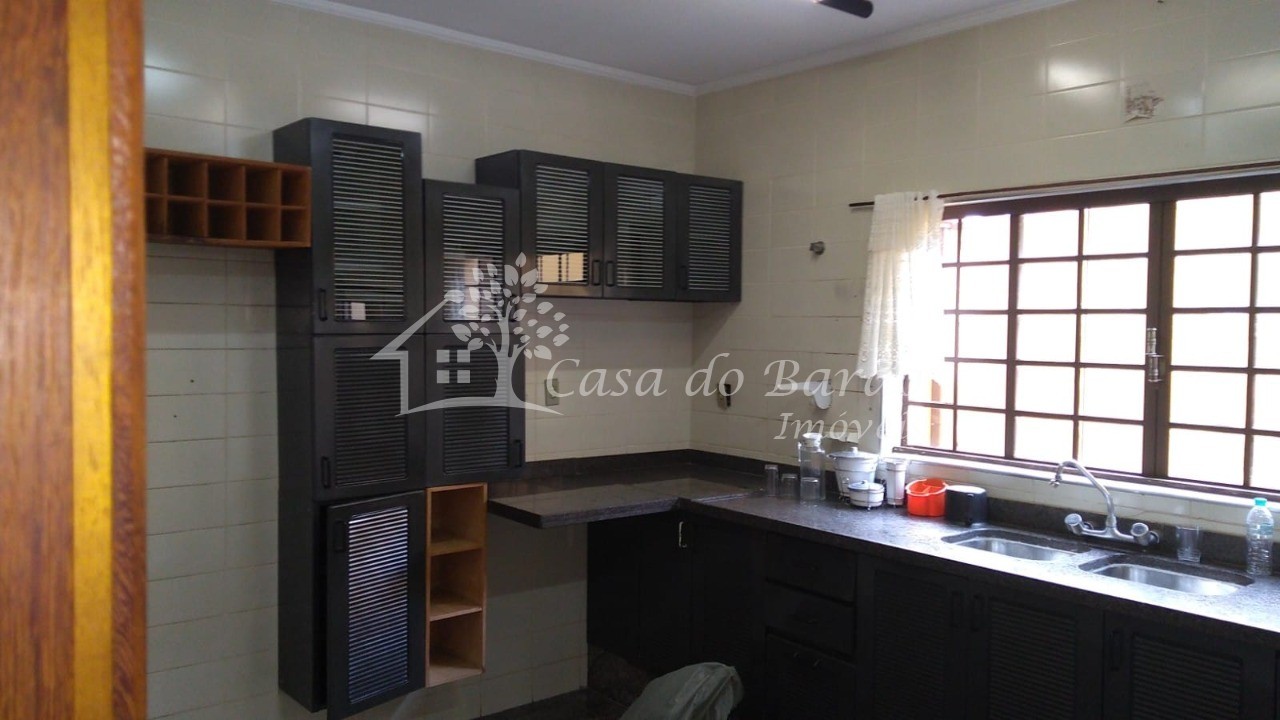 Casa à venda com 4 quartos, 340m² - Foto 12