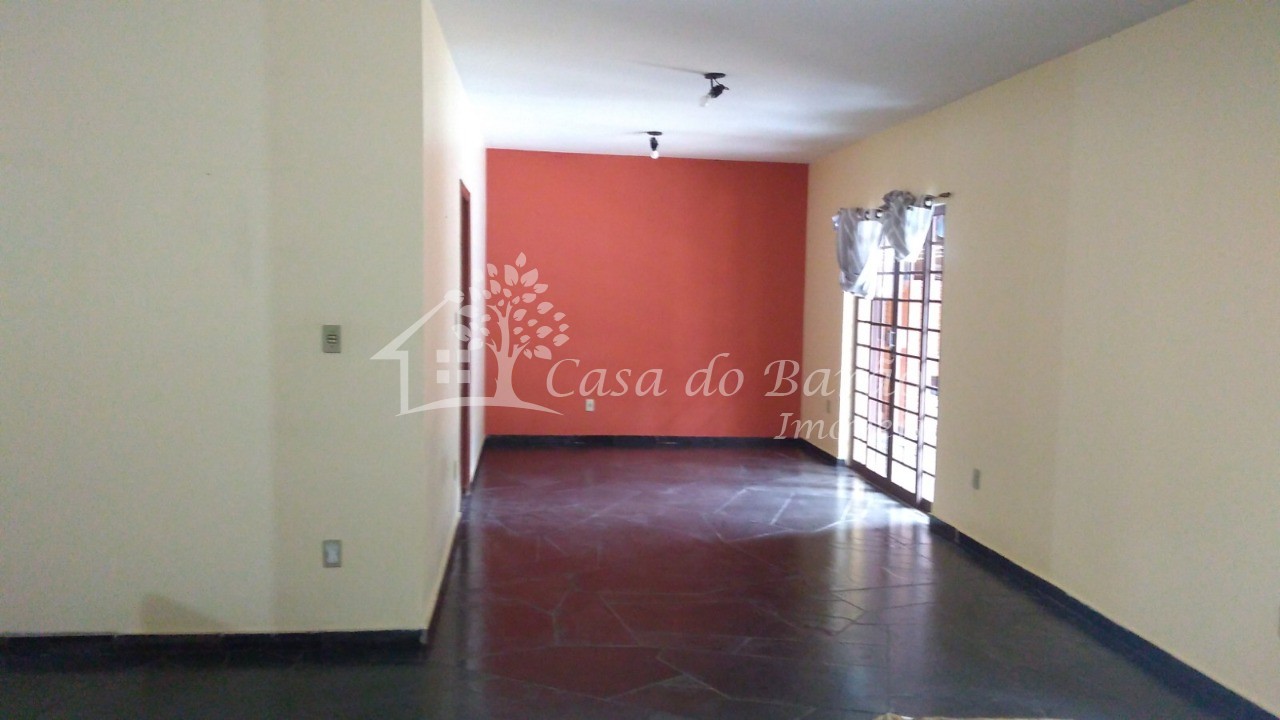 Casa à venda com 4 quartos, 340m² - Foto 15