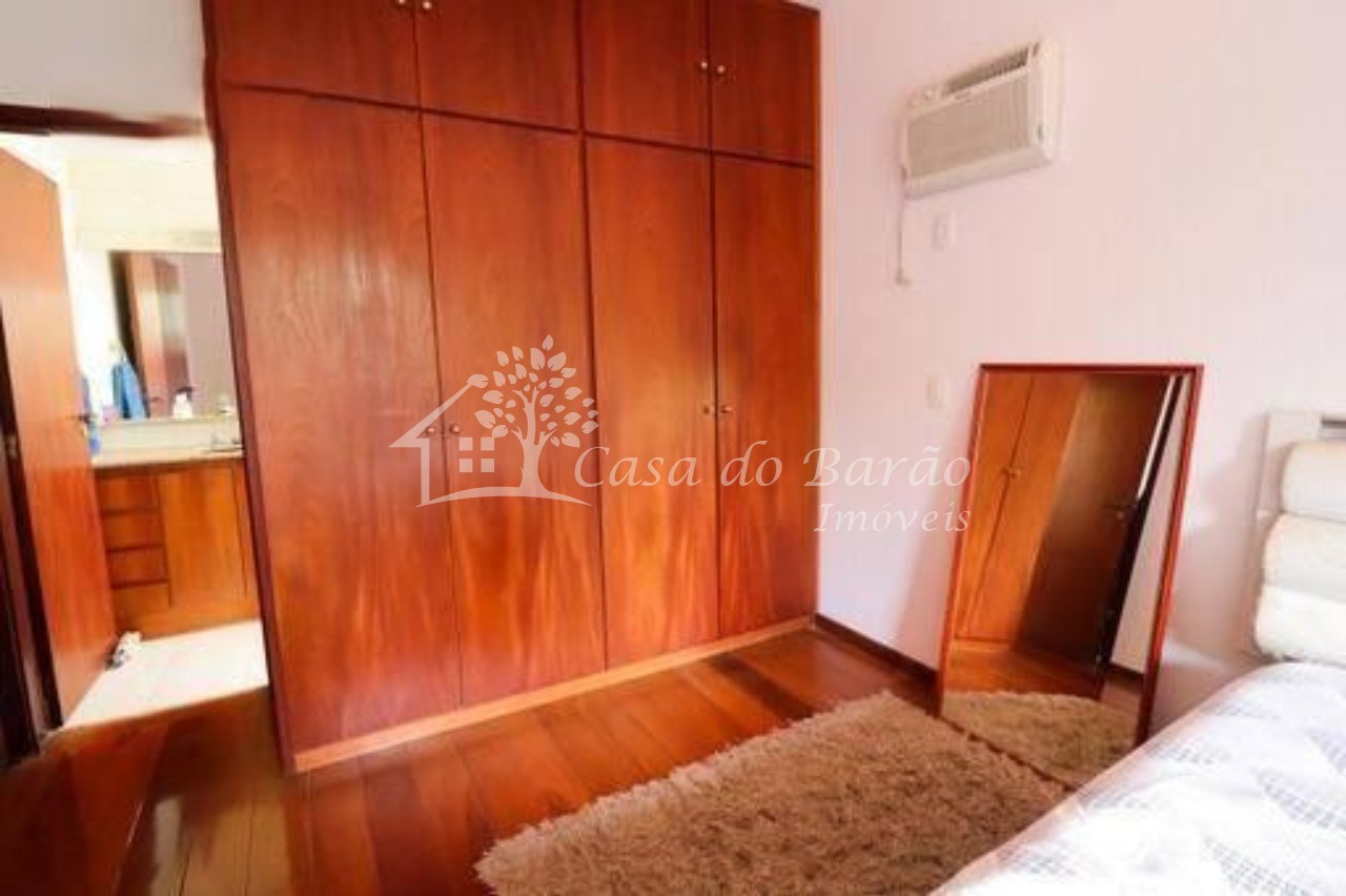 Casa à venda com 4 quartos, 320m² - Foto 18