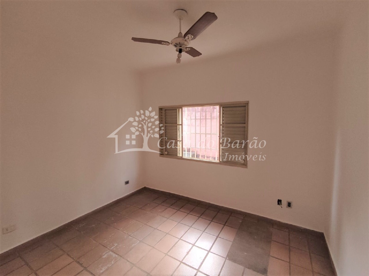 Casa à venda com 1 quarto, 450m² - Foto 17