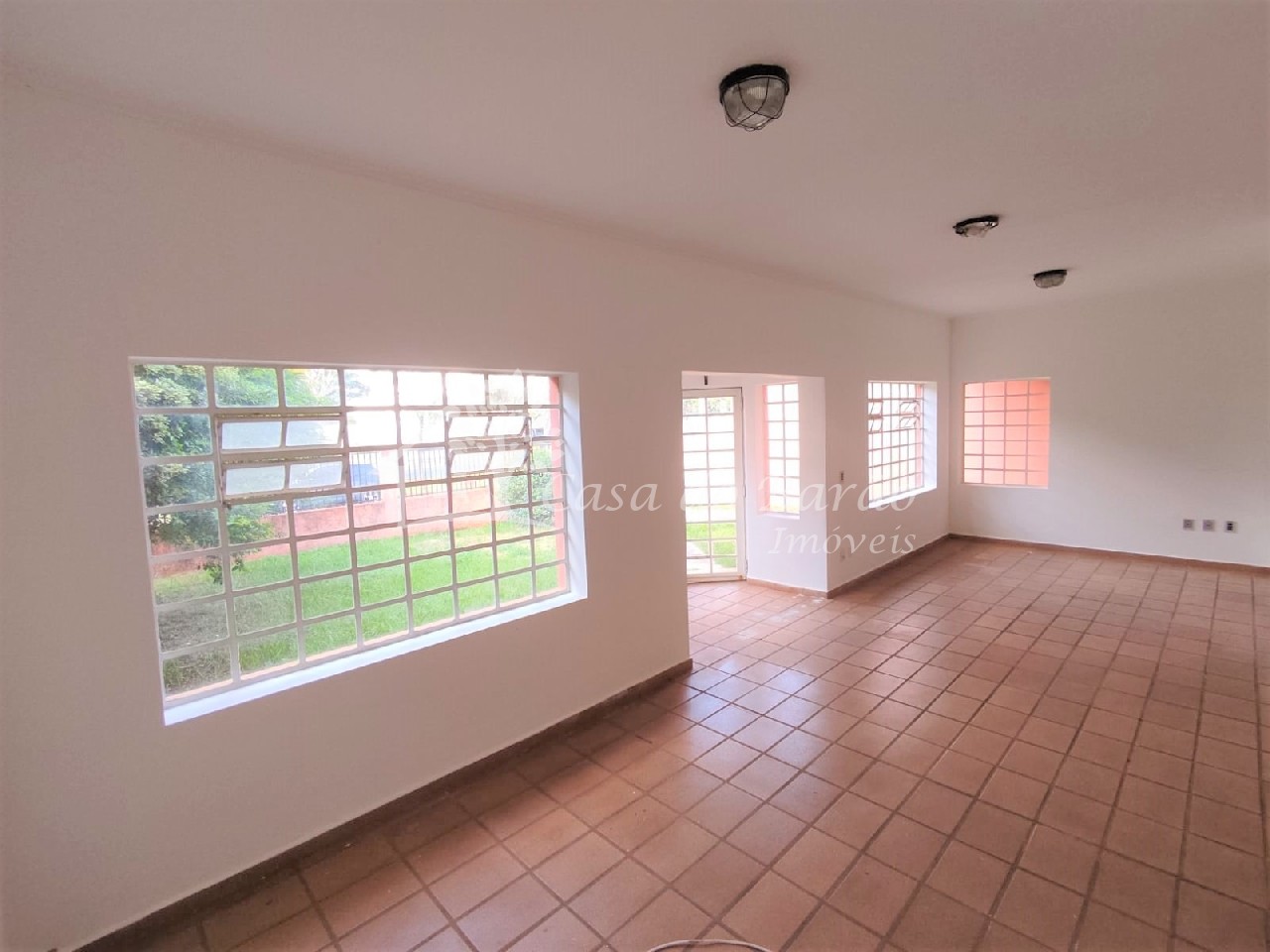 Casa à venda com 1 quarto, 450m² - Foto 11