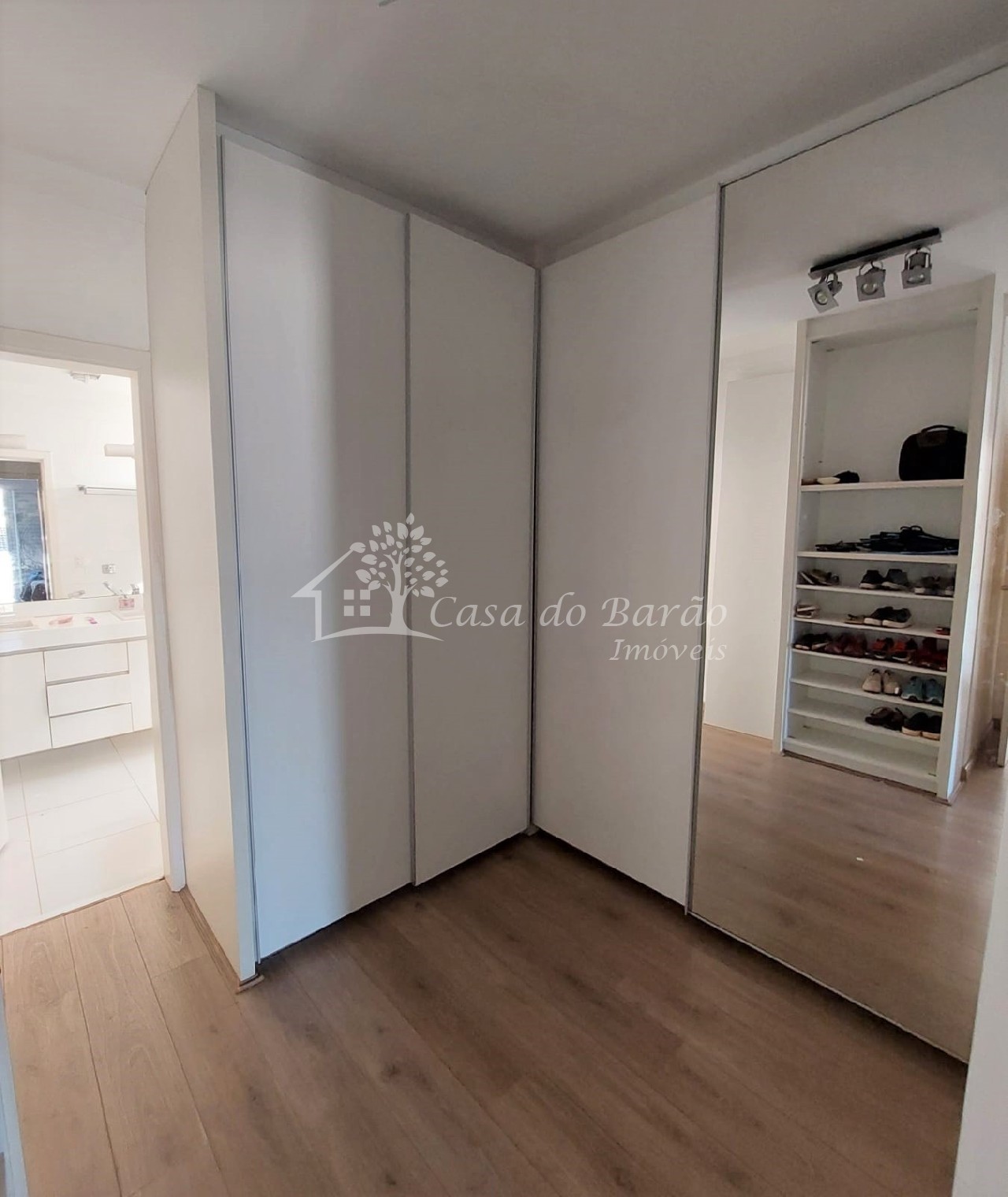 Casa à venda com 4 quartos, 300m² - Foto 18