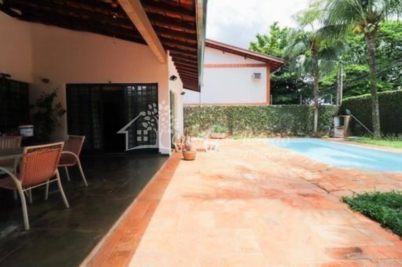 Casa à venda com 4 quartos, 320m² - Foto 3