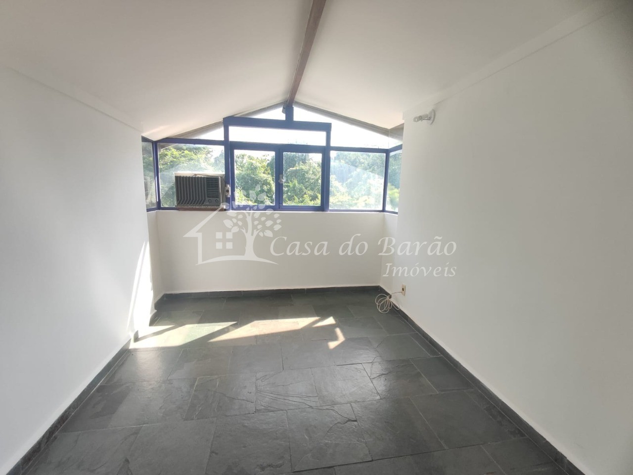 Casa de Condomínio à venda com 3 quartos, 400m² - Foto 25