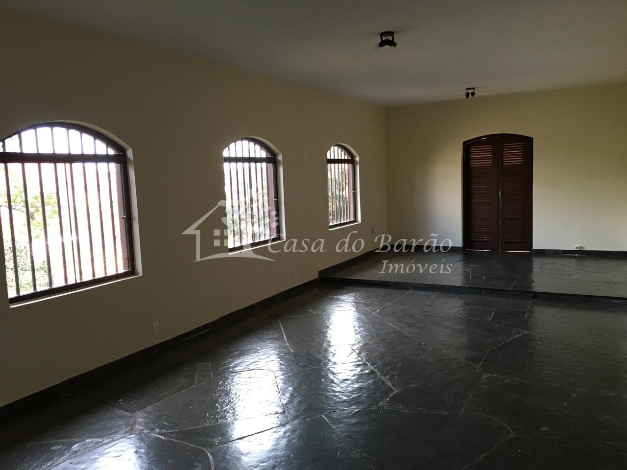 Casa à venda com 3 quartos, 280m² - Foto 3