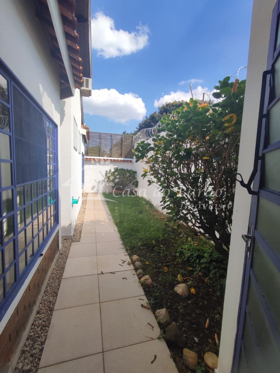 Casa de Condomínio à venda com 3 quartos, 400m² - Foto 28