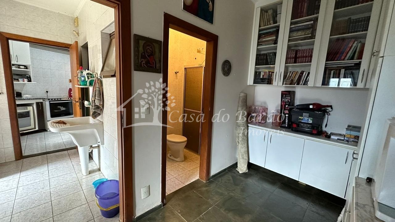 Casa à venda com 3 quartos, 211m² - Foto 11